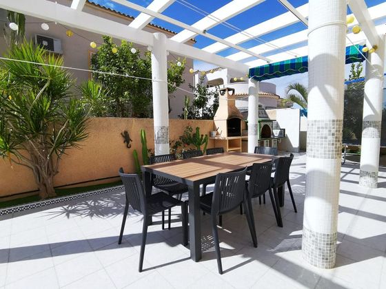 Foto 2 de Chalet en venta en Altos - La Florida de 5 habitaciones con terraza y piscina