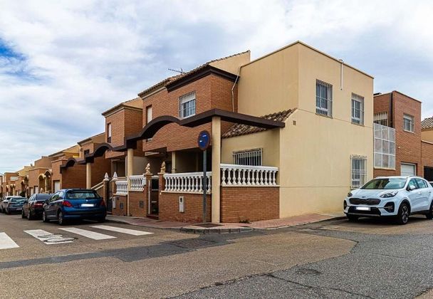 Foto 1 de Venta de dúplex en calle El Flamenco de 4 habitaciones con terraza y garaje