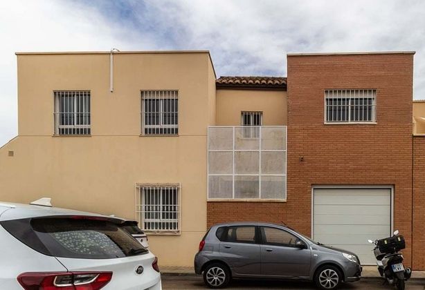 Foto 2 de Dúplex en venda a calle El Flamenco de 4 habitacions amb terrassa i garatge
