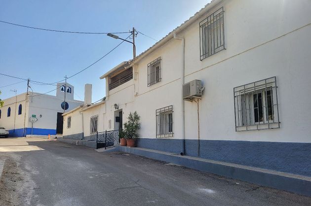 Foto 1 de Casa en venda a calle Doctores Martos de 6 habitacions amb terrassa i jardí