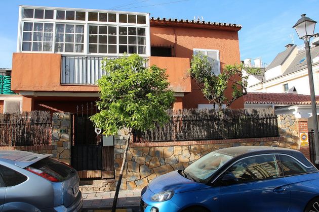 Foto 1 de Casa adossada en venda a Centro Ciudad de 4 habitacions amb terrassa i garatge