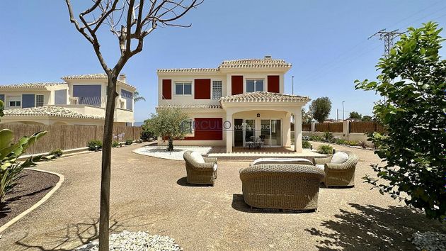 Foto 2 de Chalet en venta en calle Urba Jardines Almenara de 4 habitaciones con terraza y garaje