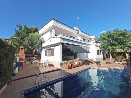 Foto 2 de Casa en venta en Montmar de 6 habitaciones con terraza y piscina