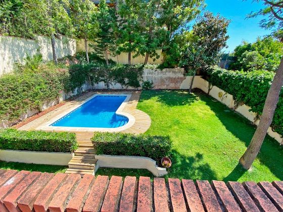 Foto 1 de Casa en venta en Montmar de 6 habitaciones con terraza y piscina