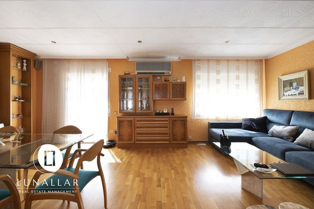 Foto 2 de Piso en venta en Centre - Colomeres - Rambles de 4 habitaciones con terraza y garaje