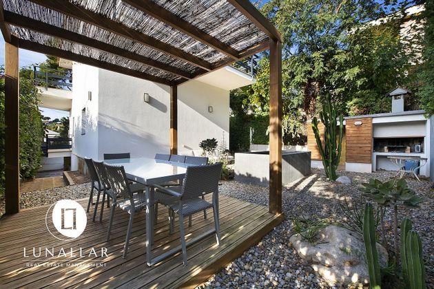 Foto 2 de Casa en venda a Montmar de 3 habitacions amb terrassa i piscina