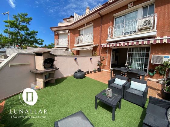 Foto 1 de Casa en venda a Marianao de 4 habitacions amb terrassa i balcó