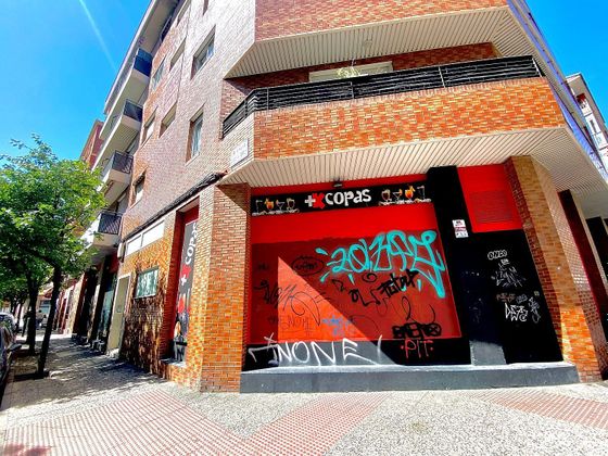 Foto 2 de Local en venta en Barrio Torrero de 201 m²