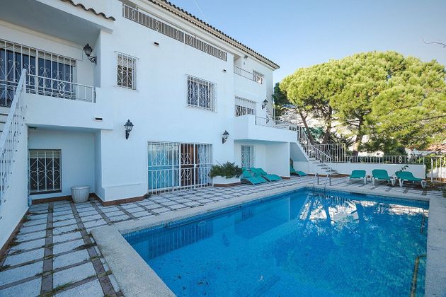 Foto 2 de Xalet en venda a calle De Joan Margarit de 9 habitacions amb terrassa i piscina