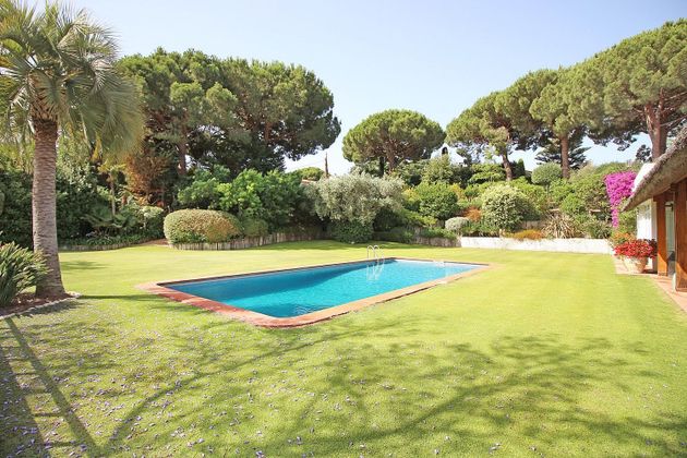 Foto 2 de Xalet en venda a pasaje Del Puntó de 6 habitacions amb terrassa i piscina