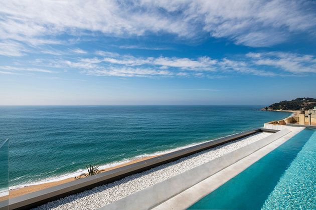 Foto 2 de Àtic en venda a paseo De Camprodon i Arrieta de 2 habitacions amb terrassa i piscina