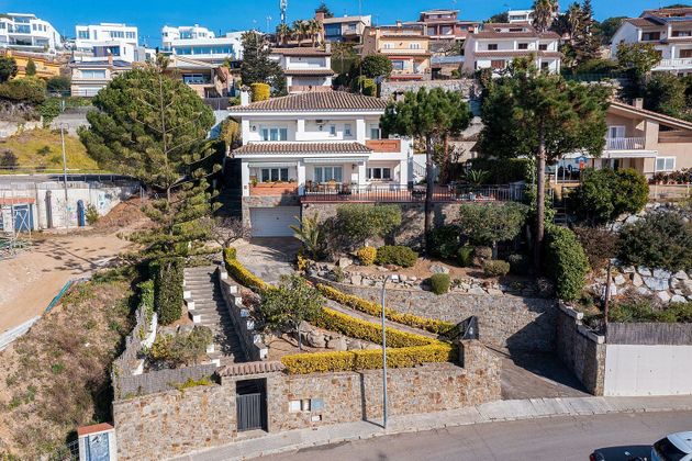 Foto 1 de Chalet en venta en calle Santiago Rusiñol de 5 habitaciones con terraza y piscina