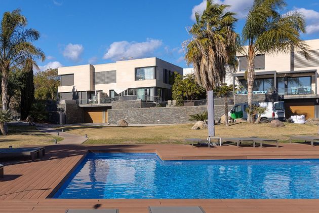 Foto 1 de Casa en venda a calle D'anoia de 5 habitacions amb terrassa i piscina
