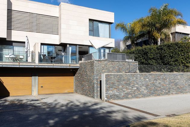 Foto 2 de Casa en venda a calle D'anoia de 5 habitacions amb terrassa i piscina
