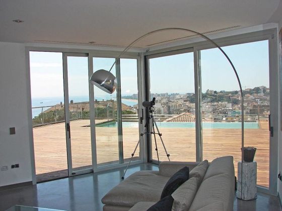 Foto 2 de Chalet en venta en calle Ferran Soldevila de 5 habitaciones con terraza y piscina