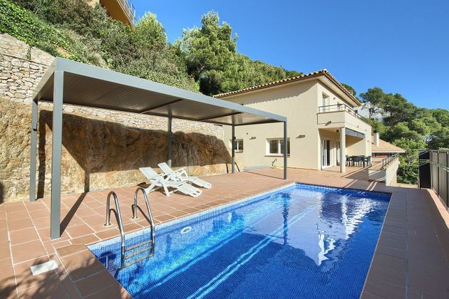 Foto 1 de Xalet en venda a Aiguafreda - Sa Tuna de 4 habitacions amb terrassa i piscina