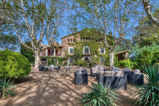 Foto 2 de Casa en venda a Llagostera de 12 habitacions amb terrassa i piscina