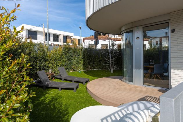 Foto 1 de Dúplex en venda a avenida D'alella de 3 habitacions amb terrassa i piscina