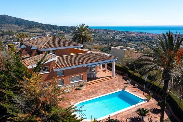 Foto 1 de Xalet en venda a calle Turó de 7 habitacions amb terrassa i piscina