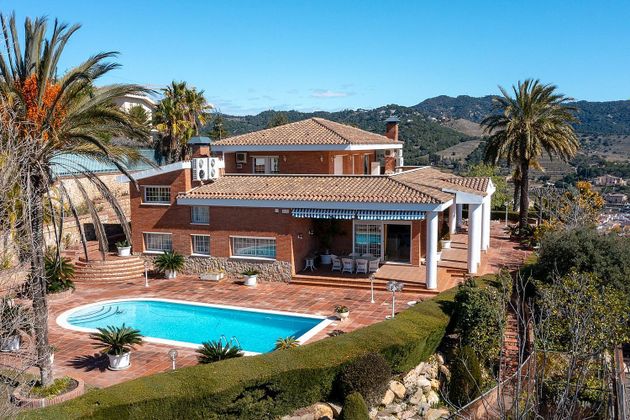 Foto 2 de Xalet en venda a calle Turó de 7 habitacions amb terrassa i piscina