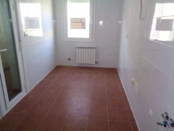 Foto 2 de Piso en venta en Castañares de Rioja de 2 habitaciones con garaje y calefacción
