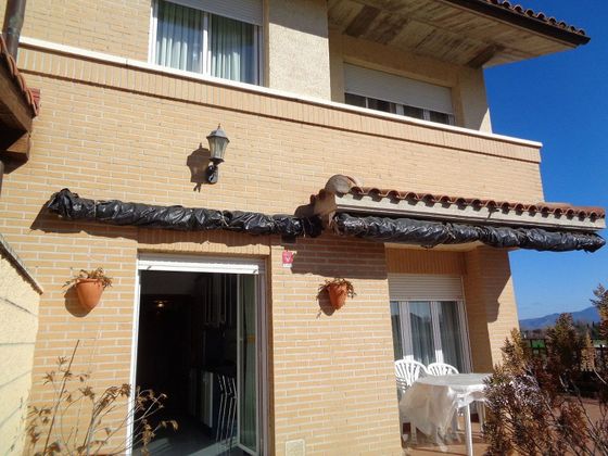 Foto 1 de Casa en venda a Castañares de Rioja de 4 habitacions amb terrassa i piscina