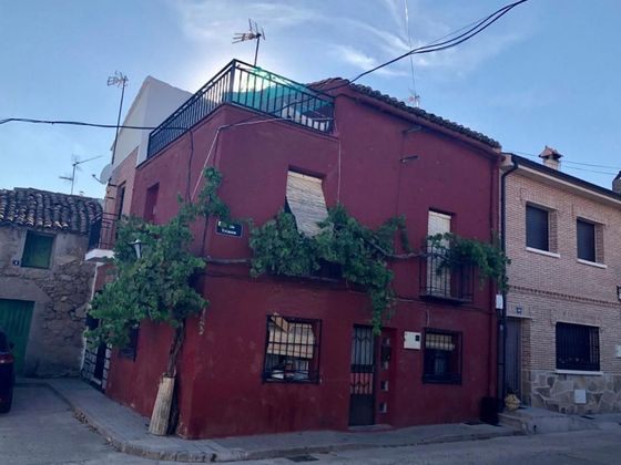 Foto 1 de Casa adosada en venta en calle Triana de 4 habitaciones con terraza