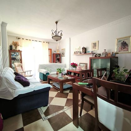 Foto 1 de Casa en venda a La Línea de la Concepción ciudad de 4 habitacions amb terrassa i garatge