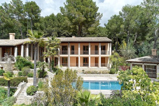 Foto 2 de Casa adosada en venta en Son Vida de 6 habitaciones con terraza y piscina