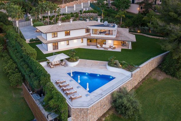Foto 1 de Casa adossada en venda a Son Vida de 4 habitacions amb terrassa i piscina
