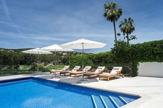 Foto 2 de Casa adossada en venda a Son Vida de 4 habitacions amb terrassa i piscina