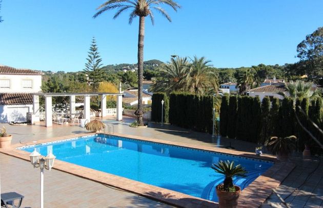 Foto 1 de Chalet en venta en Partides comunes - Adsubia de 6 habitaciones con terraza y piscina