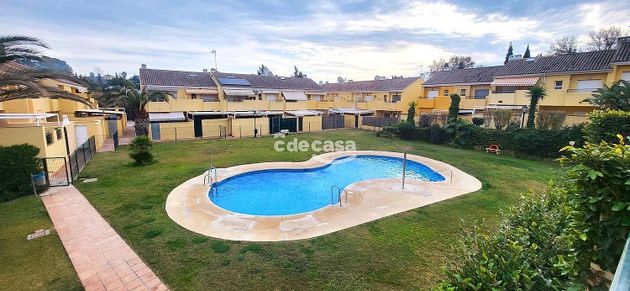 Foto 1 de Venta de casa en El Padrón - El Velerín - Voladilla de 5 habitaciones con terraza y piscina