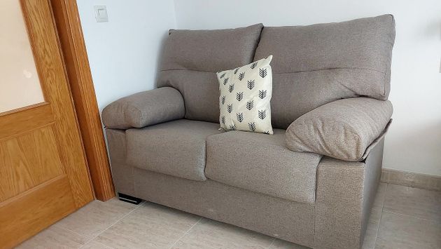 Foto 1 de Alquiler de estudio en calle Sant Joan de Ribera con muebles y aire acondicionado