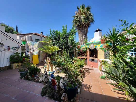 Foto 1 de Casa adosada en venta en Premià de Mar de 4 habitaciones con terraza y jardín