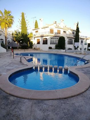 Foto 2 de Venta de piso en Cabo Roig - La Zenia de 4 habitaciones con terraza y piscina