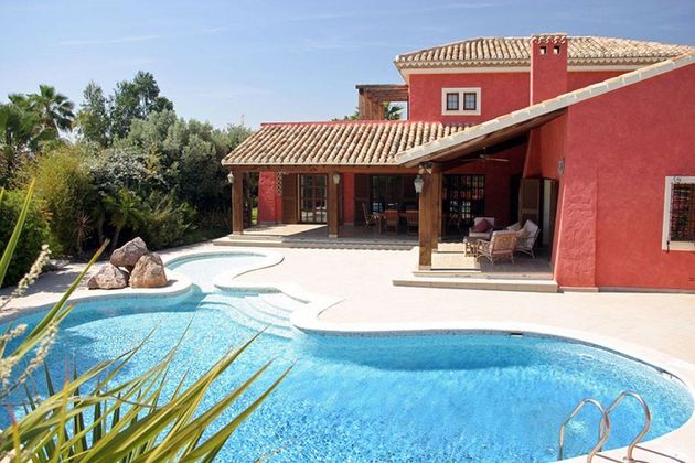 Foto 2 de Chalet en venta en Cuevas del Almanzora pueblo de 4 habitaciones con terraza y piscina