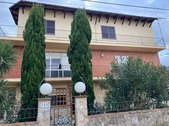 Foto 2 de Venta de chalet en calle Costa Brava de 5 habitaciones con jardín y balcón