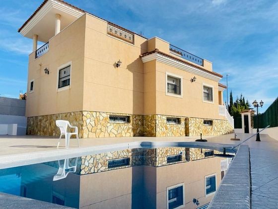 Foto 1 de Casa en venta en San Fulgencio de 5 habitaciones con terraza y piscina