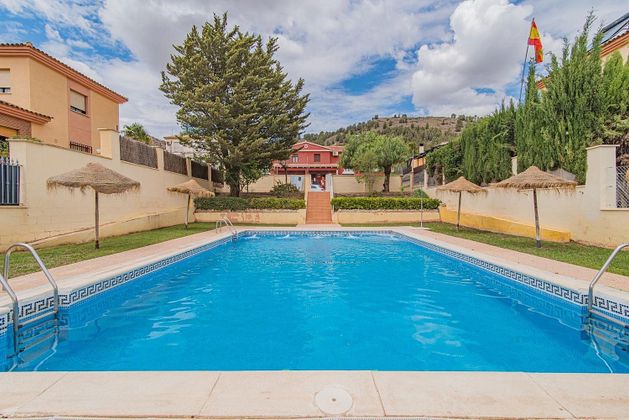 Foto 2 de Chalet en venta en Albolote de 6 habitaciones con terraza y piscina