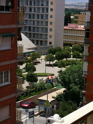 Foto 1 de Piso en venta en calle Emperatriz Eugenia de 4 habitaciones con terraza y balcón