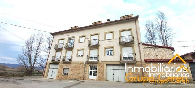 Foto 2 de Dúplex en venta en Villalobar de Rioja de 4 habitaciones con garaje y calefacción