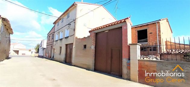 Foto 1 de Xalet en venda a Baños de Rioja de 3 habitacions amb terrassa i garatge