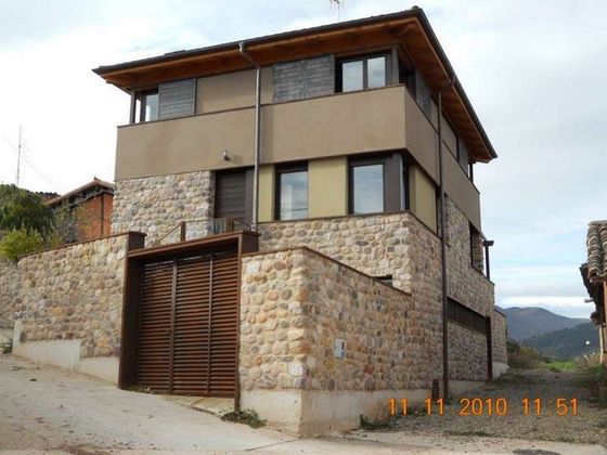 Foto 1 de Casa en venda a Estollo de 4 habitacions amb terrassa i garatge