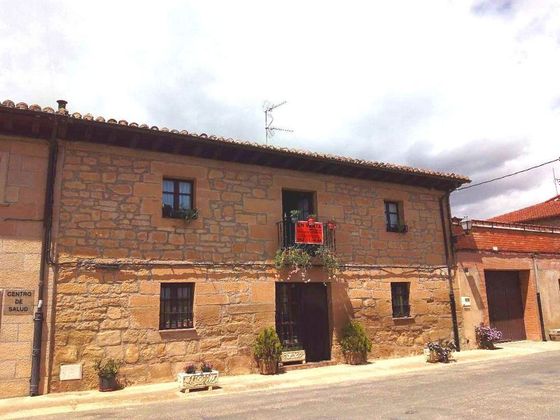 Foto 1 de Xalet en venda a Baños de Rioja de 7 habitacions amb terrassa i garatge