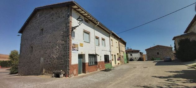 Foto 2 de Casa en venda a Fresneña de 4 habitacions amb garatge i jardí