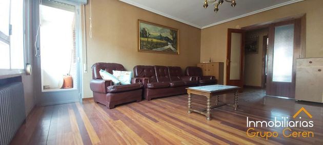 Foto 2 de Pis en venda a Santo Domingo de la Calzada de 3 habitacions amb terrassa i calefacció
