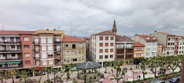 Foto 2 de Pis en venda a Santo Domingo de la Calzada de 3 habitacions amb terrassa