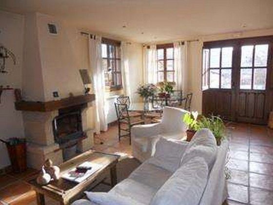Foto 1 de Casa en venta en Santurde de Rioja de 7 habitaciones con jardín y calefacción