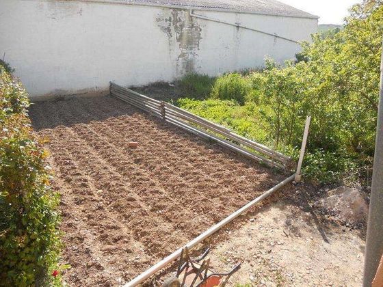 Foto 1 de Casa en venta en Manzanares de Rioja de 4 habitaciones con jardín y calefacción